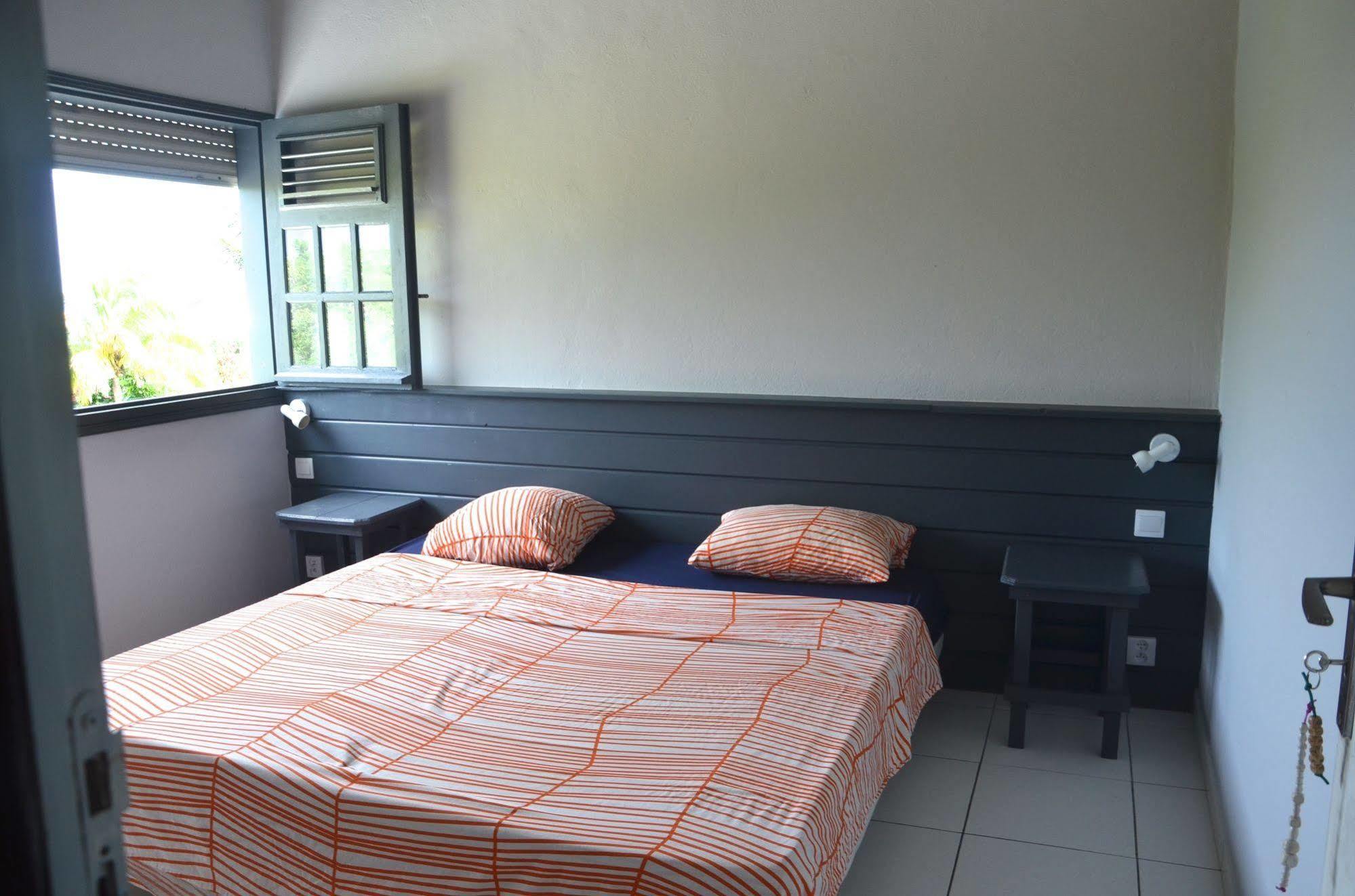 E.Gwada Hostel Ле Госие Екстериор снимка
